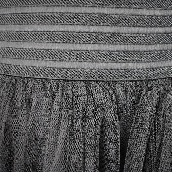 Lace skirt with Tulle Overlay and Elastic Waist - Picture 2 of 4